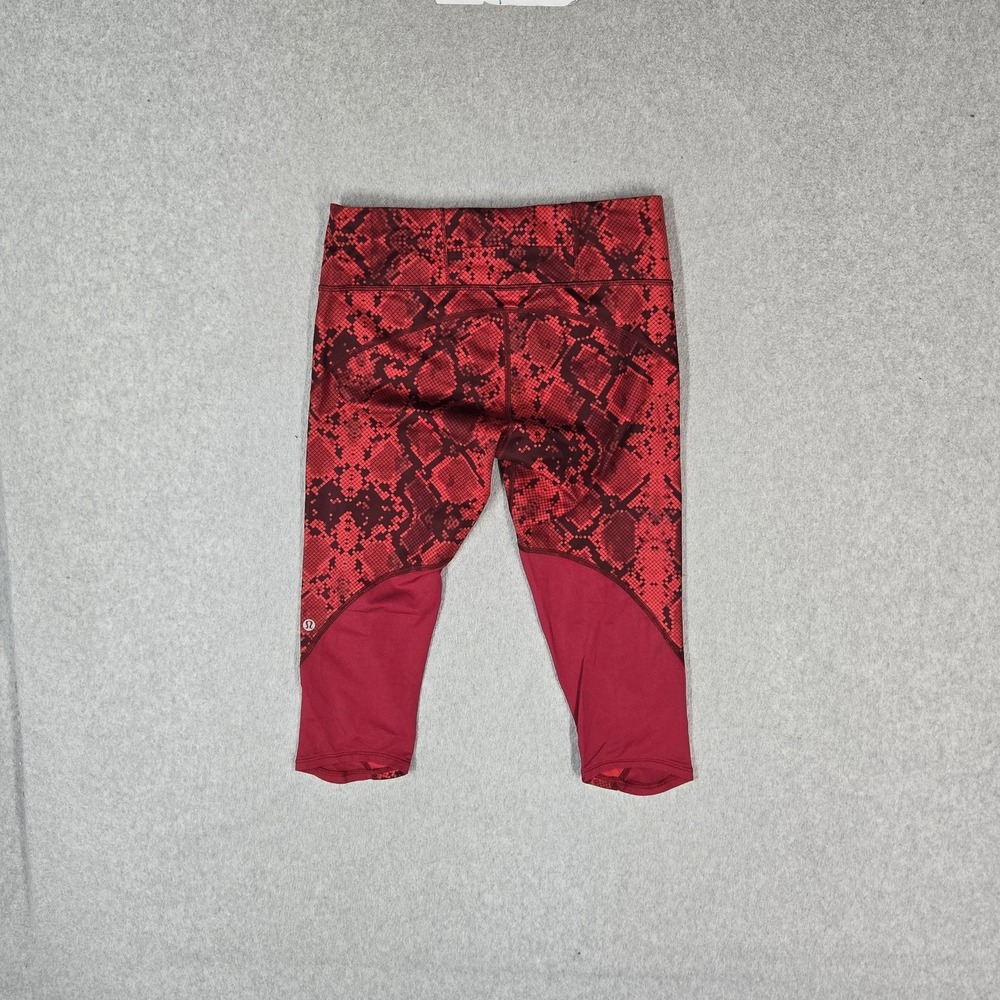 Lululemon Women Activewear Pants 6 Red Animal Print Vent It Out Capri